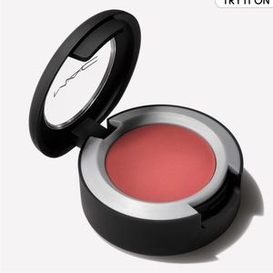 Mac Cosmetics POWDER KISS SOFT MATTE EYE SHADOW in color Devoted to Chili NEW